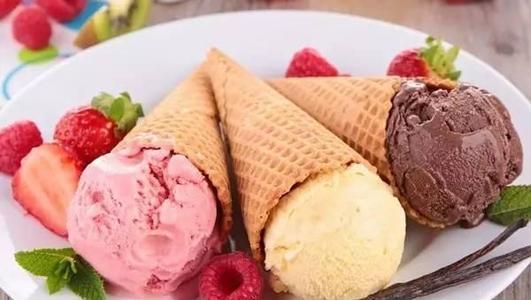 吃冰激凌瓜的视频,夏日消暑新选择